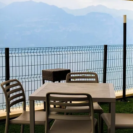 مكان تخييم Le Terrazze Sul Garda Relais Biaza