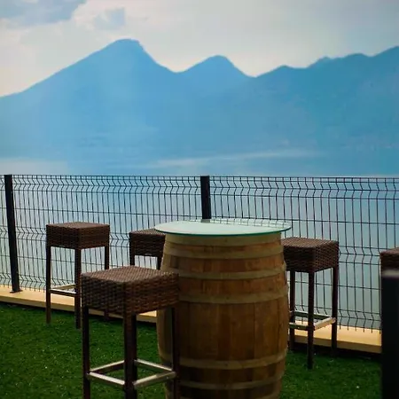 Le Terrazze Sul Garda Relais مكان تخييم Biaza
