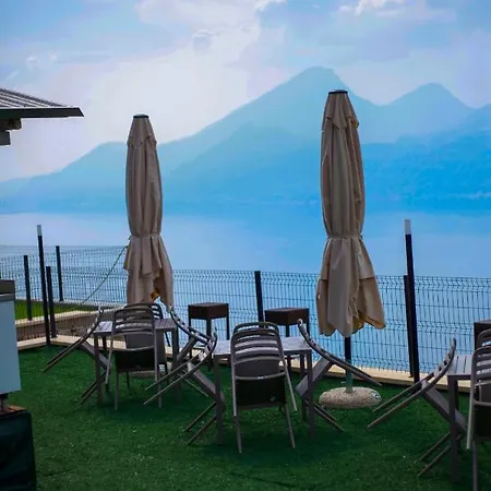 مكان تخييم Le Terrazze Sul Garda Relais Biaza